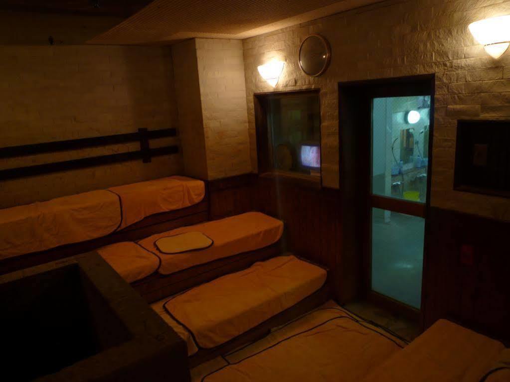 Capsule Inn Kinshicho Tokio Exterior foto