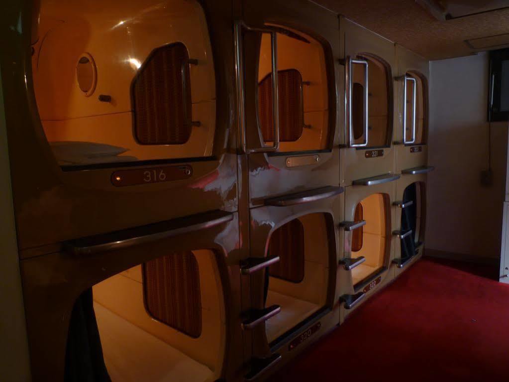 Capsule Inn Kinshicho Tokio Exterior foto
